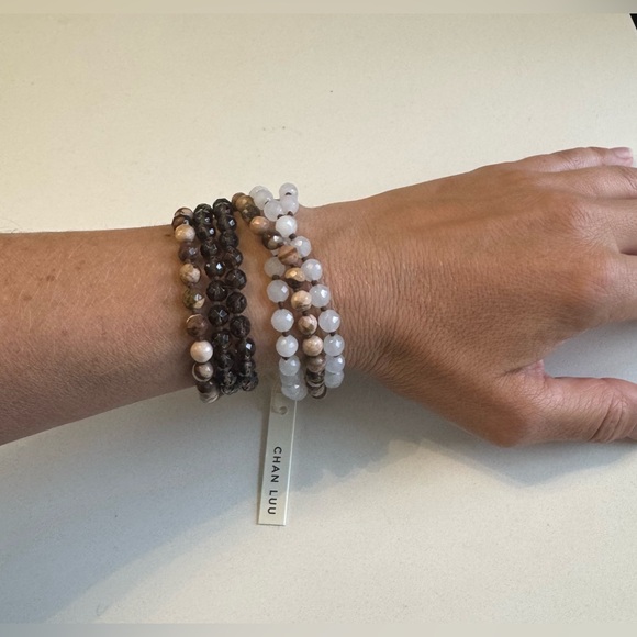 Chan Luu Elegant Brown and White Beaded Necklace - Picture 6 of 10